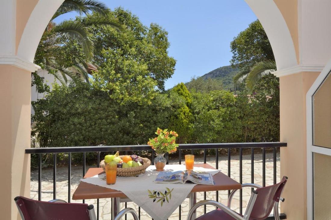 Loukas Inn Family Resort Keri 외부 사진